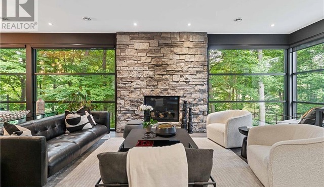 Book before dates are gone - Niagara's # 1 VR Home