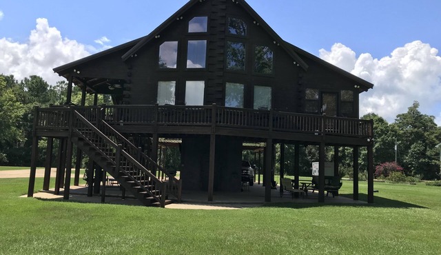 BOOK FOR ALABAMA FOOTBALL GAME WEEKENDS/AMAZING LOG CABIN/TOMBIGBEE RIVER