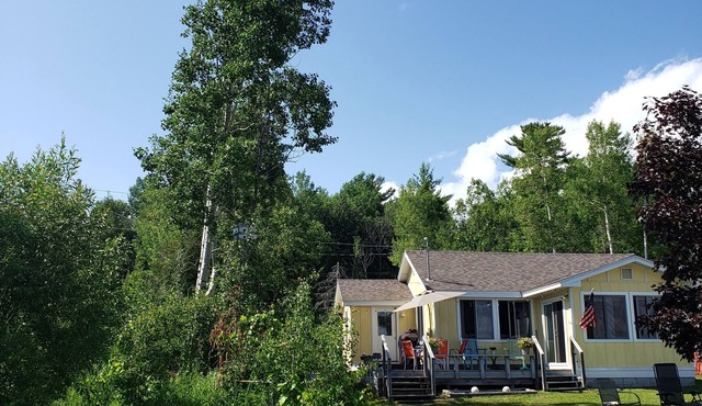 Book for summer! Lakefront cottage just steps from Mullett Lake w/kayaks
