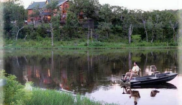 BOOK FOR SUMMER! Secluded Luxury Retreat on Private Lake - Sleeps 32