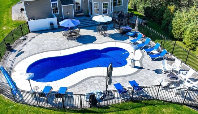 Book for the Belmont! Minutes from Saratoga Race Track! 5 bedroom