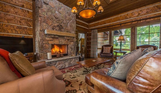 Book for Winter! Spanish Peaks Cabin -Stunning Views, Hot Tub! Easy Ski Access!