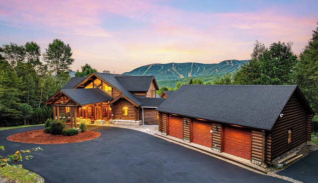 Book New! Ski Retreat, Luxury Sauna, Hot Tub, Views, 2 Game rooms, Theater