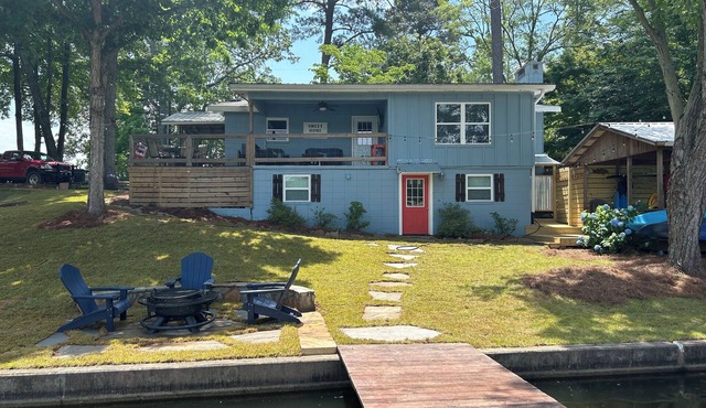 Book now for fishing tourneys and summer vacation! Outdoor firepit. Quiet cove.