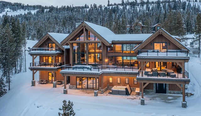 Book Now for Ski Season! Newly Built Ski-in, Ski-out Mountain Home with Hot Tub!
