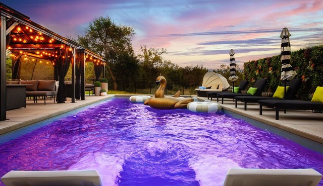 Book Now! Lux 5BR Estate w/Pool Hot Tub Movie
