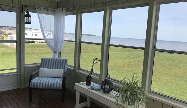 Book Now. Ocean front getaway cottage/house near Cap-Pelé