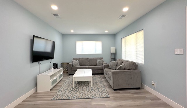 BOOK NOW Triple "C" Property! Clean, Comfortable and Close to Disneyland OC FUN