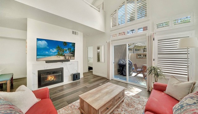 Book PALM COURT Spacious 2BR + Loft Sleeps 6 Central to All SoCal Fun