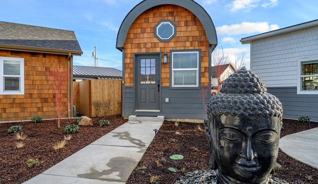 Book the Bohemian Bungalow at The Boutique Retreat in downtown McMinnville.