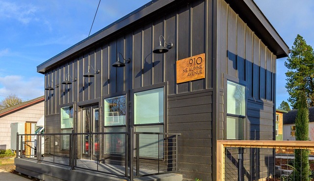 Book the Urban Loft at The Boutique Retreat in historic downtown McMinnville.