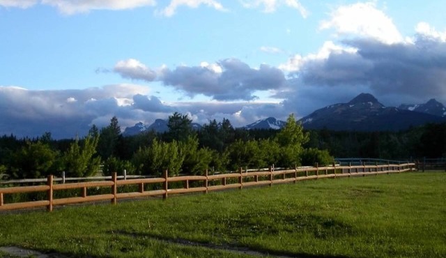 Book Today! Spectacular Mountain Views!