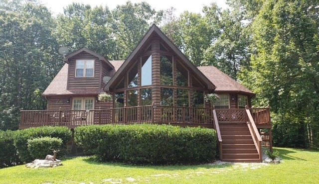 BOOK TODAY! TAKODA CABIN-3B-2B-LOTS OF EXTRAS-2 MILES To FALL CREEK FALLS PARK!