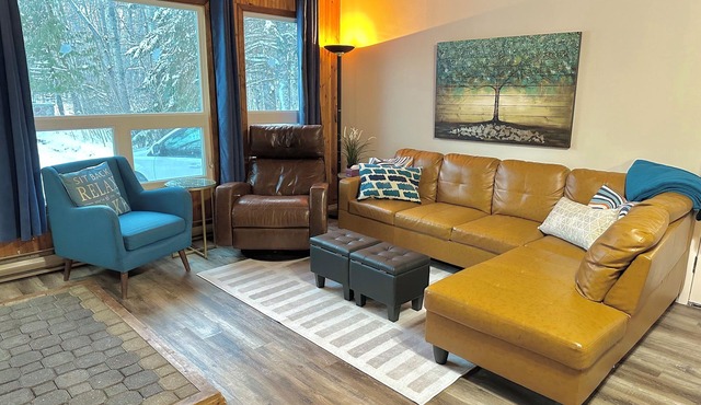 Book Two Nights, Get Two Free! Cabin in Belair Properties