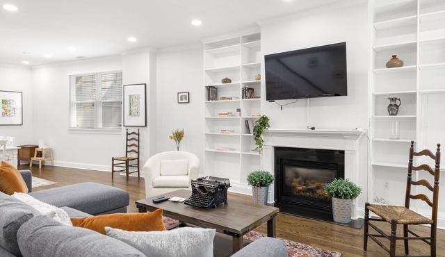 Book with us ⭐️3 bd 2.5 ba in Historic Washington DC Home