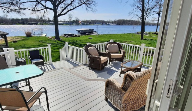 Book your 2026 Summer Lake Front Vacation Now! -Pontoon for rent-