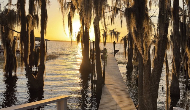 Book your escape to paradise at The Lake Cottage at Santa Fe!