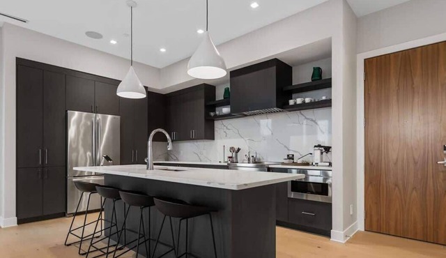 Book Your Spring Getaway! Condo in the Heart of Holland
