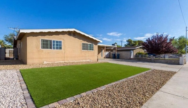 Book Your Stay at Del Monte an Ultimate Private Retreat Near the Las Vegas Strip