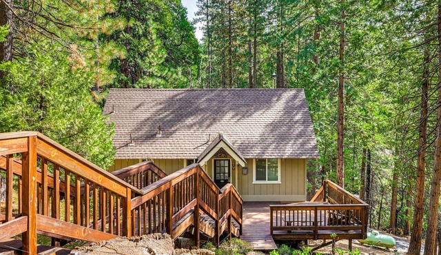 BOOK YOUR WINTER WONDERLAND STAY! DODGE RIDGE IS 12 MIN AWAY! SNOW PLAY IS 5 MIN