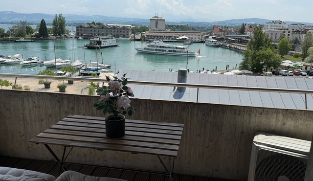 book2stay: Lakeview Apartment