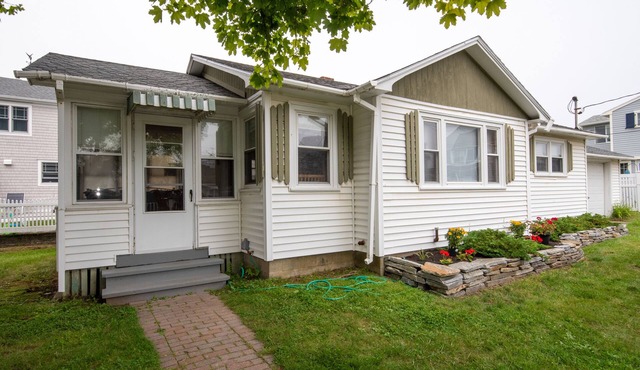 BOOKING 2026! Steps to the beach, perfect for families, 1 dog welcome!