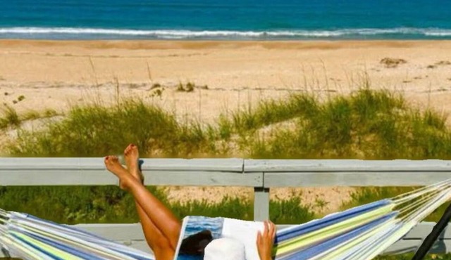 ☀️BOOKING BONUS🏖️ULTRA PRIVATE BEACHFRONT HOME🐚11 STEPS to SAND🐬BIG LOT🌴PET w FEE