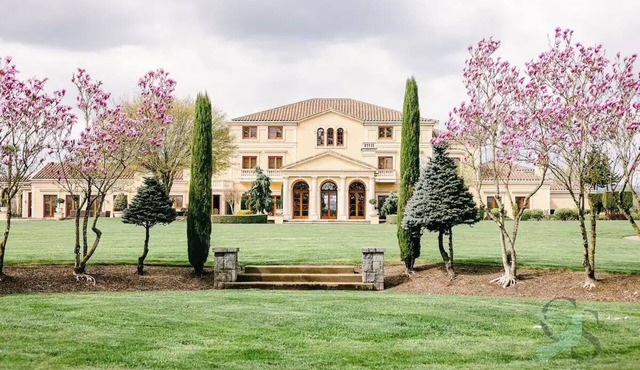 Bookings open soon, Permit Pending 26,000+ sq ft villa on 46 acres overlooking the Willamette River. 9 bedrooms, 10+ baths, Chef's Kitchen, media room, sport courts, gardens and more. Sleeps 30, ideal for reunions, retreats, and wine country escap