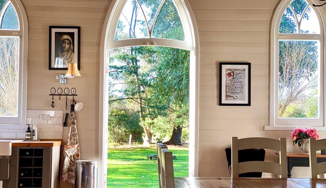 BookLovers Creatives Romantic Luxe Retreat Great Ocean Road Region on Acreage