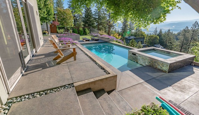 BookStayHop-The Aloha House ~ Hot Tub, Pool, Mountain View