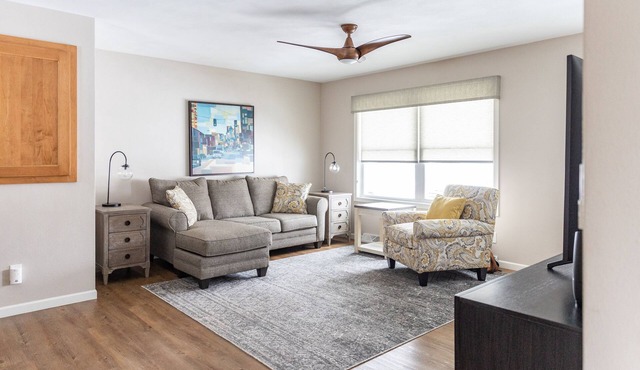 Boomerang Home Rentals - # 4au-L