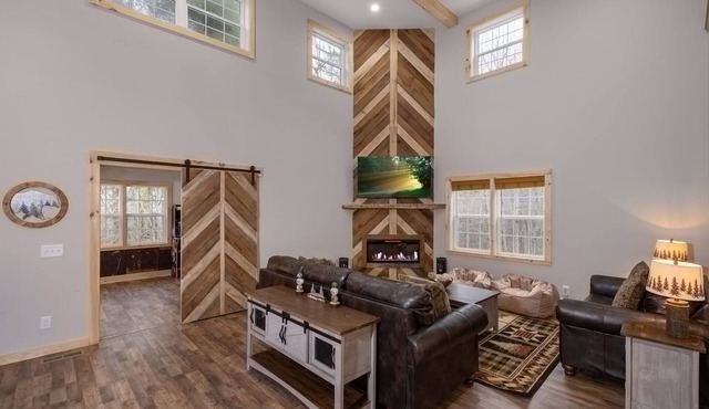 Boone Getaway Dog Friendly Hot Tub Fire Pit