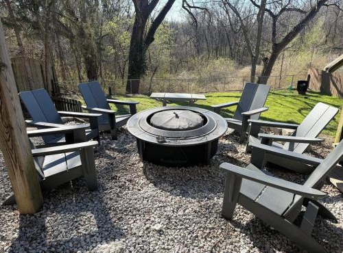 Boonville House on the Hill 2 bedroom fully furnished apartment