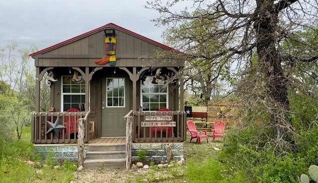 Boot Scootin' Boogie | Fun & Unique Cabin Close to Castell