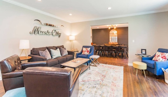 Boot Scootin' Bungalow! 4 BD/2BA- Hot Tub, 11 Beds