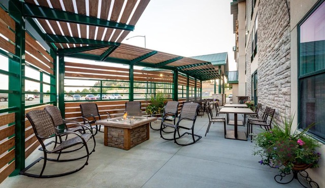 Boothill Inn and Suites