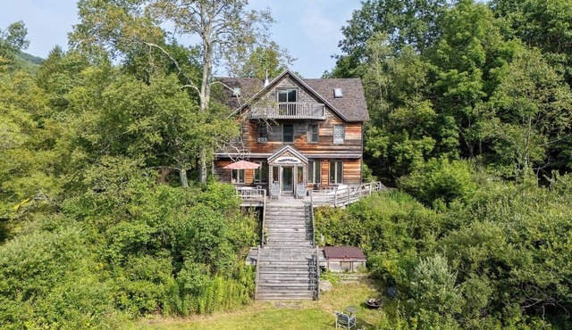 Bootleg Hollow Catskills Pond Side Sanctuary