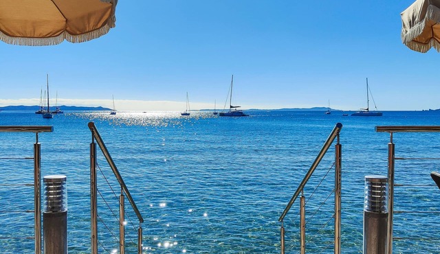 Bor Hôtel & Restaurant - Plage privée