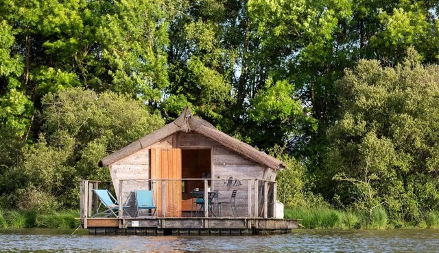 Bora 1-Room 3-Person Floating Cabin