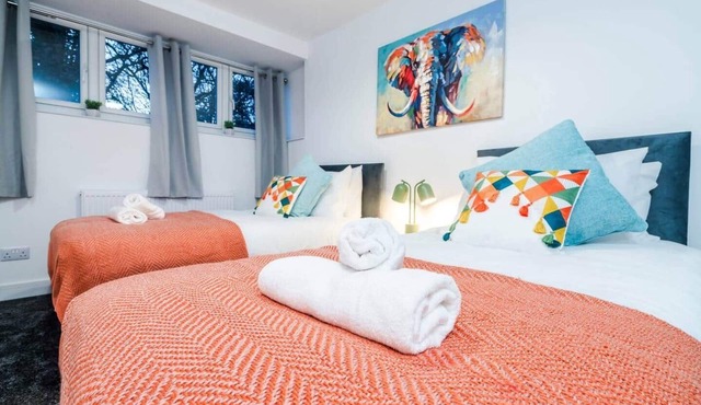 Borage 3BR, Contractors, Wifi, Gatwick, Parking