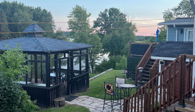 Bord de L'eau Rivière Saumon