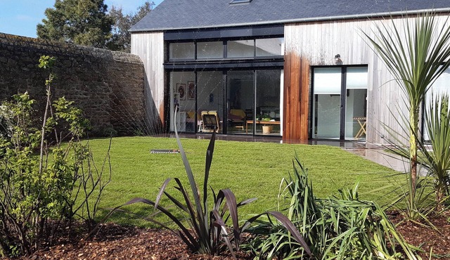 Bord de Mer. Maison Contemporaine Avec Jardin au Coeur du Village de Barfleur