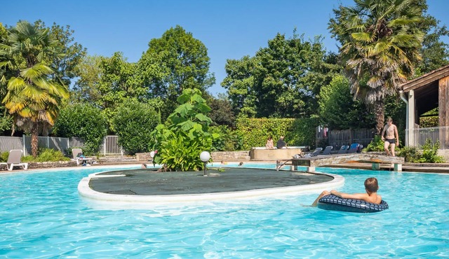 Bord de Rivière | Tente Lodge équipée | Piscine