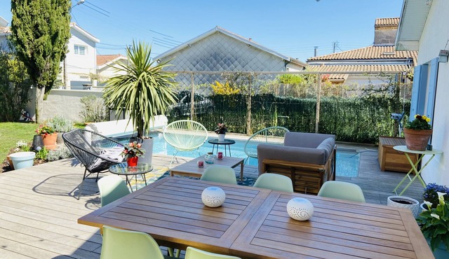 Bordeaux house with heated inground pool