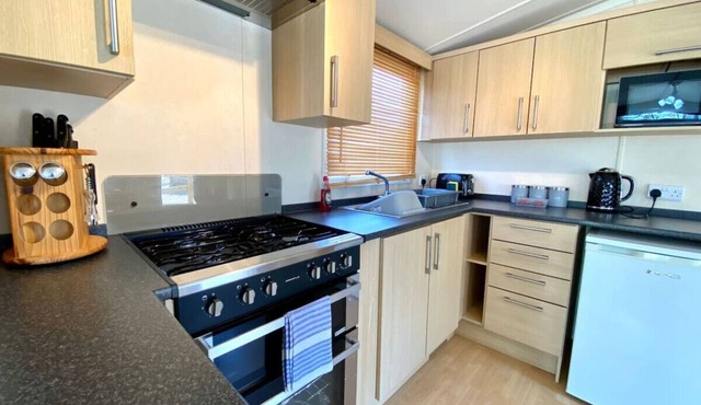 Bordeaux Sleeps4 Caravan Family/Camping Lancashire