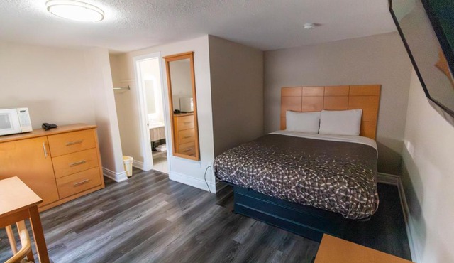 Borden Inn and Suites