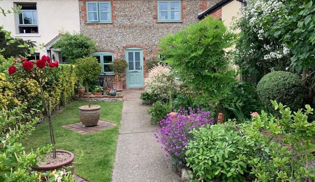 Border Cottage is the perfect couple's escape to the North Norfolk countryside.