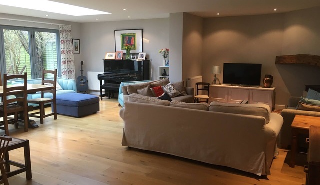 Bosham/Goodwood, close to water with Pool - Stunning!