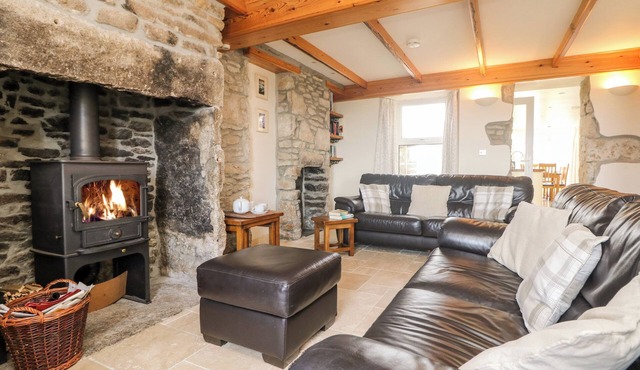 BOSLOW, family friendly, with open fire in St Just