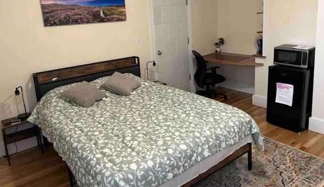 Boston Traveler’s Den